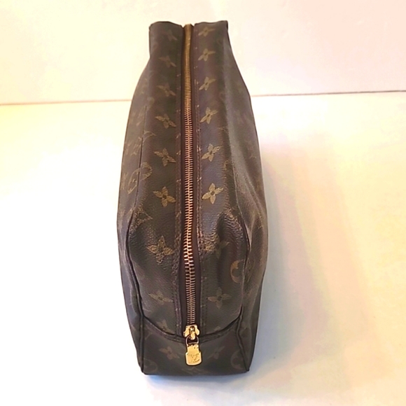 ✅️Louis Vuitton Monogram Trousse Toilette 28 Pouch Cosmetic Travel Handbag‼️ - Picture 3 of 12